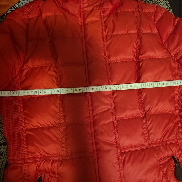 BURBERRY Brit Quilted Puffer Jacket - Picture 16 of 16